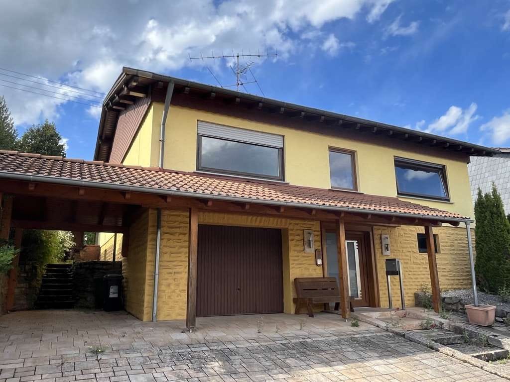 Immobilie in Schmelz - HÜTTERSDORF : Solides Haus mit FAMILIENFREUNDLICHEM Grundriss in RUHIGER Lage !     - Bild 0