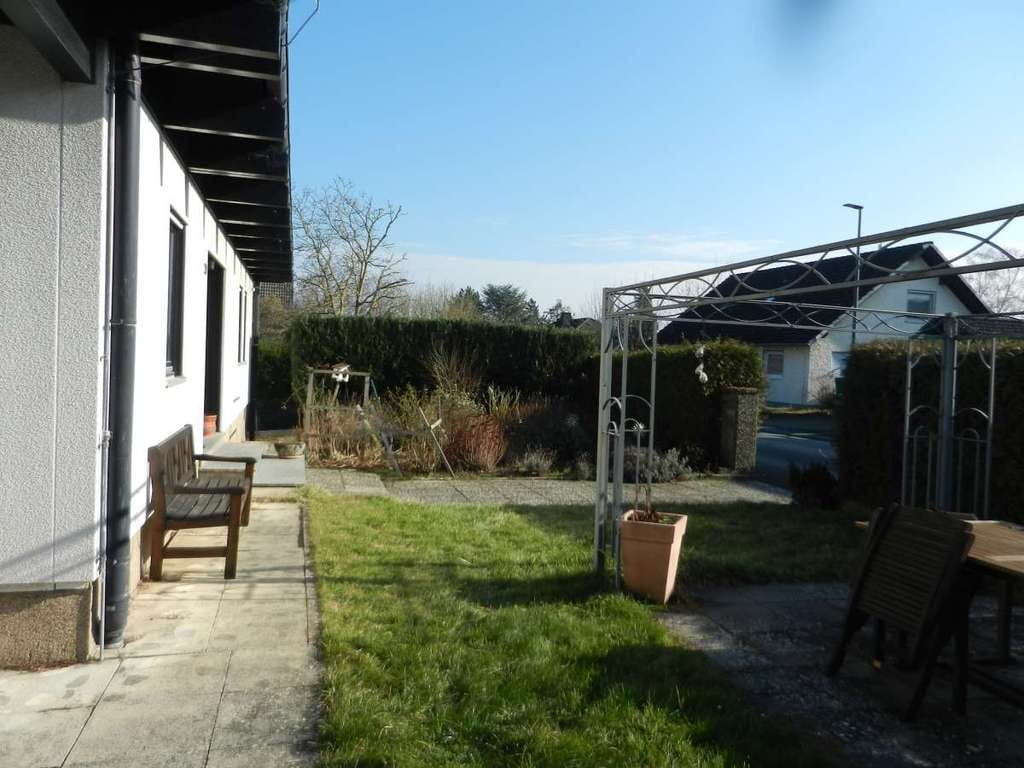 Immobilie in Hahnstätten - Herrliche Lage und Ausblick - Großes Einfamilienhaus in bevorzugter Ortsrandlage - Bild 3