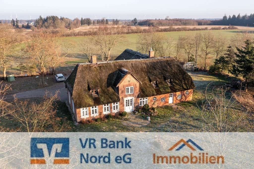 Immobilie in Humptrup - Friesenhaus unter Reet in traumhafter und absoluter Natur-Alleinlage - Bild 0