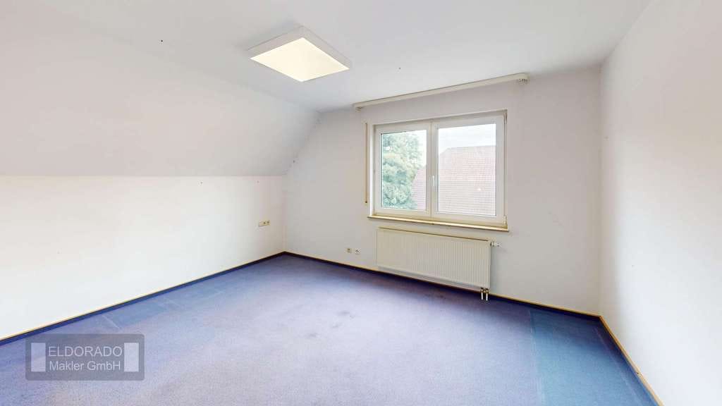 Immobilie in Seewald - Großzügige 5-Zimmer-Maisonette mit offener Raumgestaltung für die ganze Familie - Bild 3