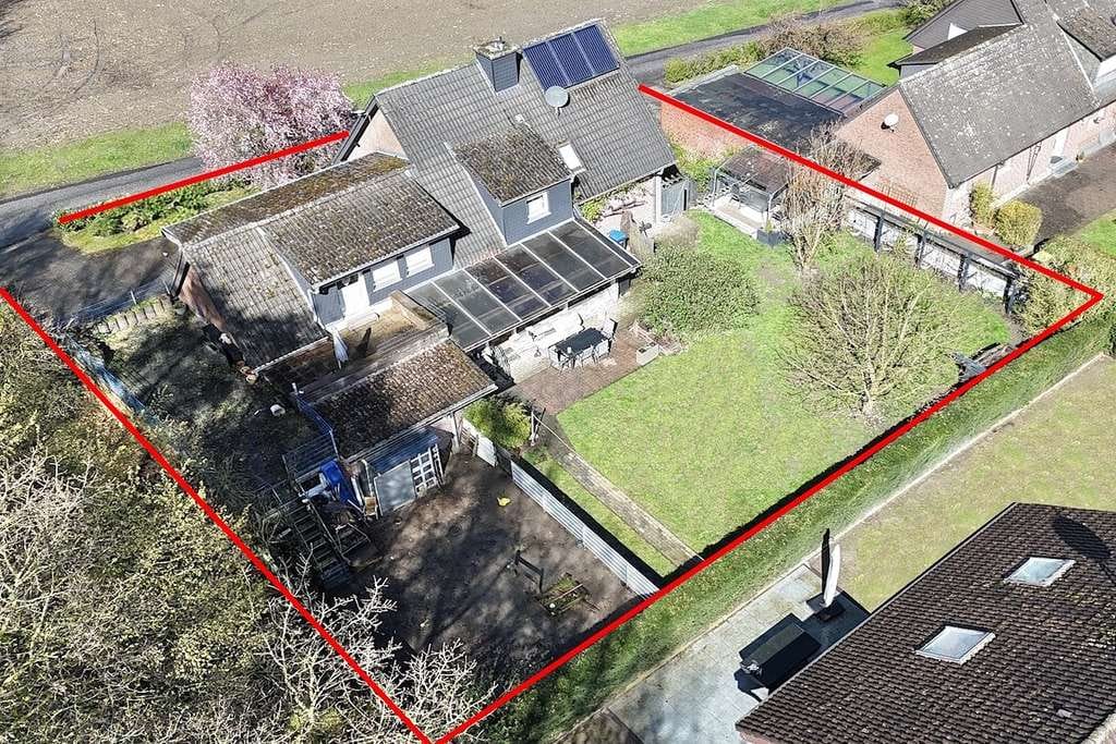 Immobilie in Dülmen - Dülmen Rorup: Top-Lage! Freistehendes Zwei- Familienhaus großer Garten große Garage zu verkaufen! - Bild 2