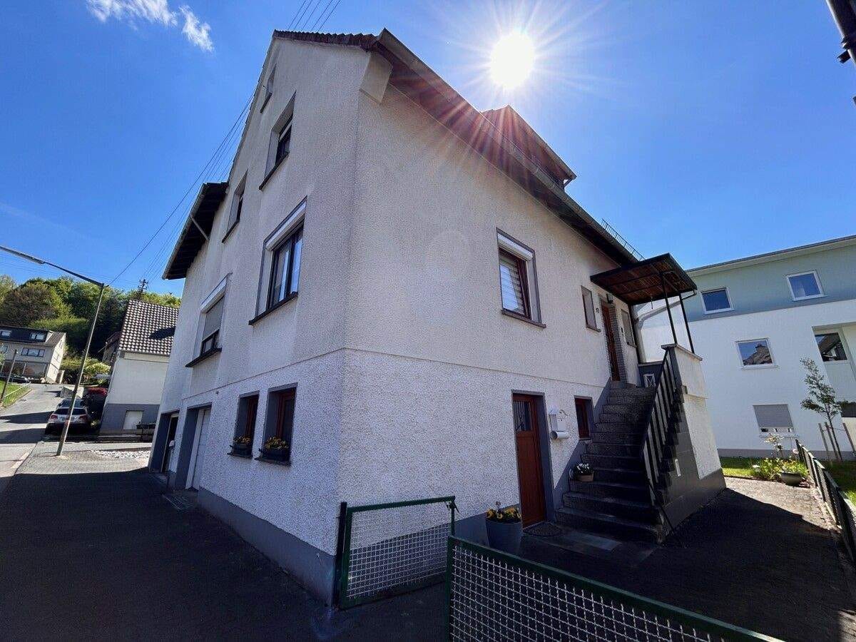 Immobilie in Niederfischbach - Zwei-Fam.-Haus in Niederfischbach Ideal auch als Renditeobjekt - Bild 2
