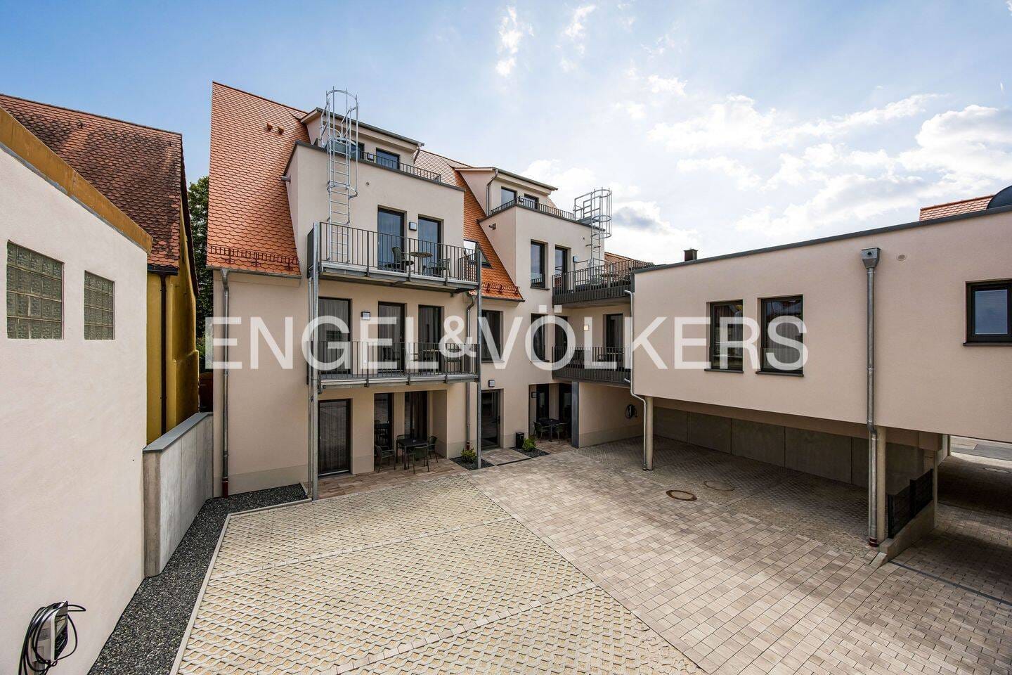 Immobilie in Wolframs-Eschenbach - Modernes Investment im Fränkischen Seenland - Voll möblierte Maisonette-Wohnung mit Ferienvermietungskonzept - Bild 3