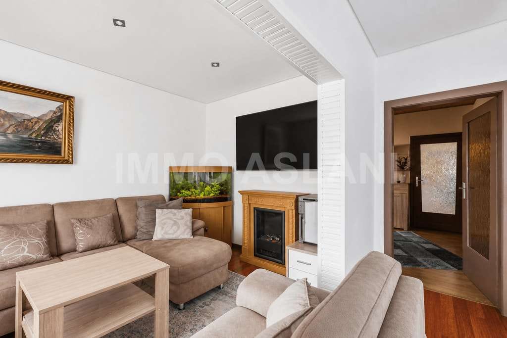 Immobilie in Markranstädt - Ein Zuhause, viele Möglichkeiten: EFH mit zwei separaten Wohneinheiten, PV-Anlage, Sauna & Pool - Bild 0