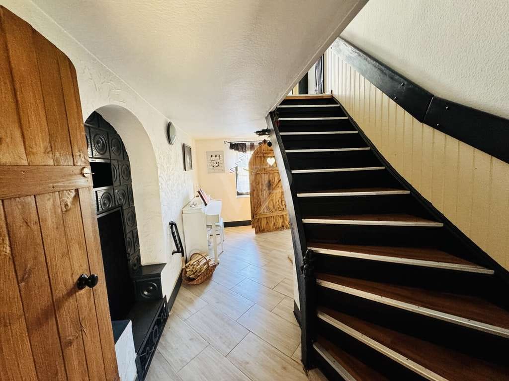 Immobilie in Ostritz - Charmantes Liebhaberhaus mit unverbaubarem Blick und sonnigem Balkon - Bild 4