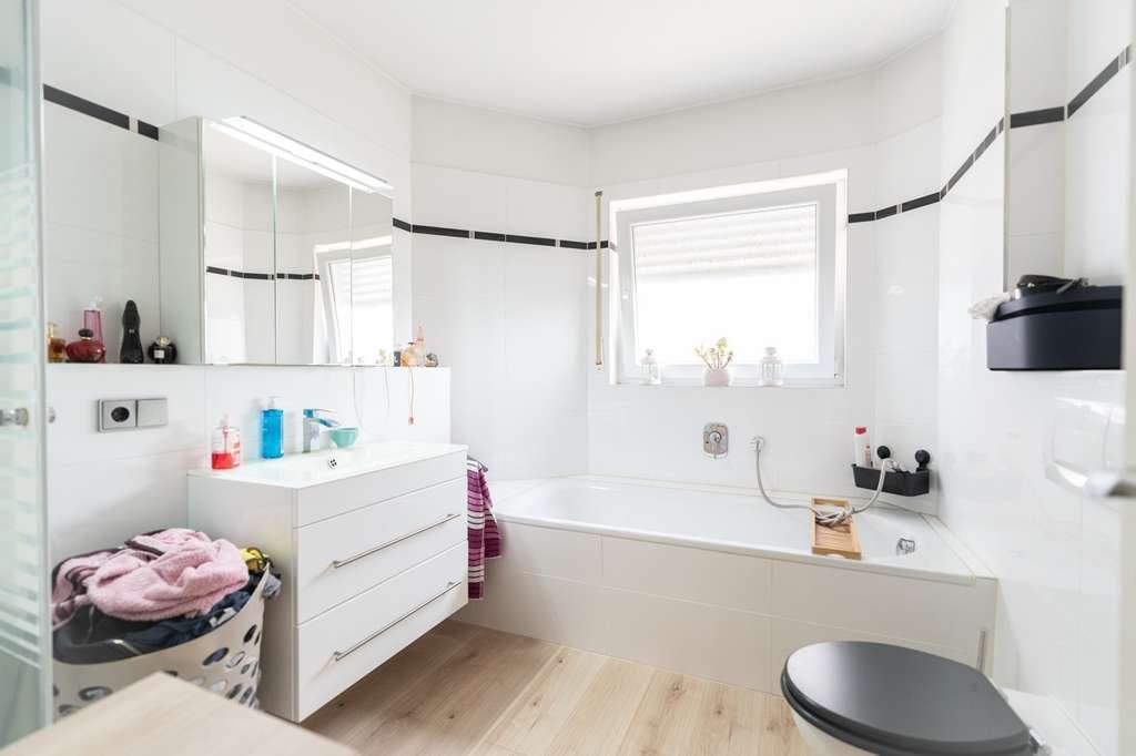 Immobilie in Eppertshausen - TOP: Moderne Erdgeschosswohnung mit Garten & zwei Kellerräumen! - Bild 2