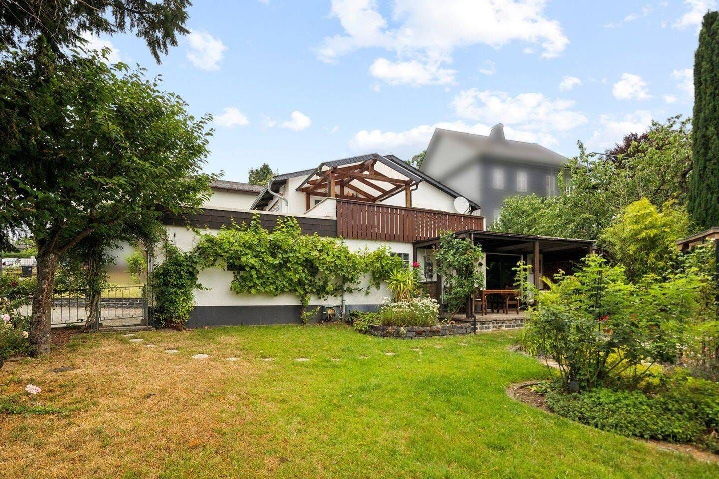 Immobilie in Merenberg - Großzügiges Wohnhaus mit ehemaligem Laden in zentraler Lage von Merenberg - Bild 2