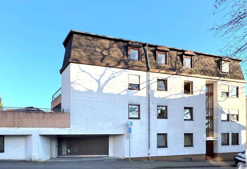 Immobilie in Baden-Baden - Gepflegte 2-Zimmer-Wohnung mit Balkon und Tiefgarage! - Bild 1