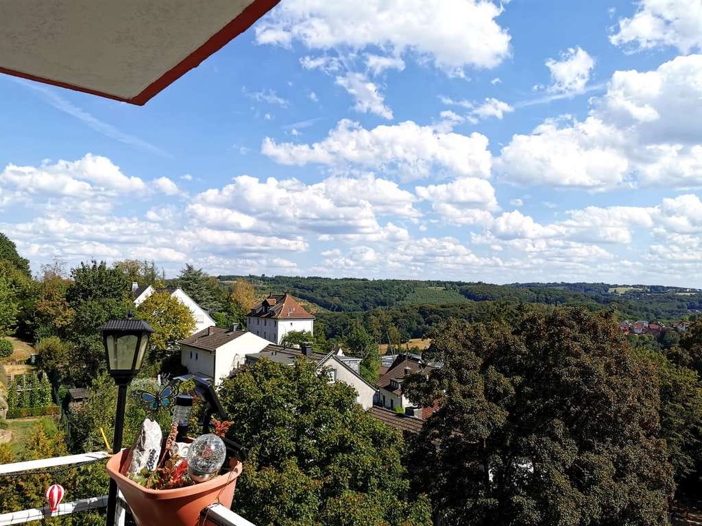 Immobilie in Ennepetal - Schöne 3-Zimmerwohnung mit Balkon und Weitblick in ruhiger Gegend - Bild 0