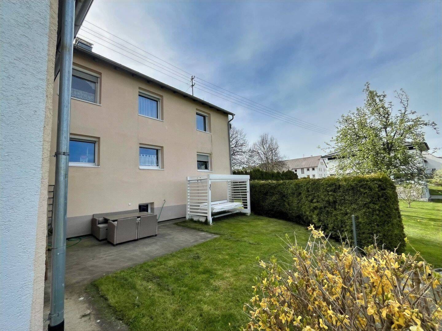 Immobilie in Kolbingen - Zweifamilienhaus am Ortsrand von Kolbingen - Bild 2