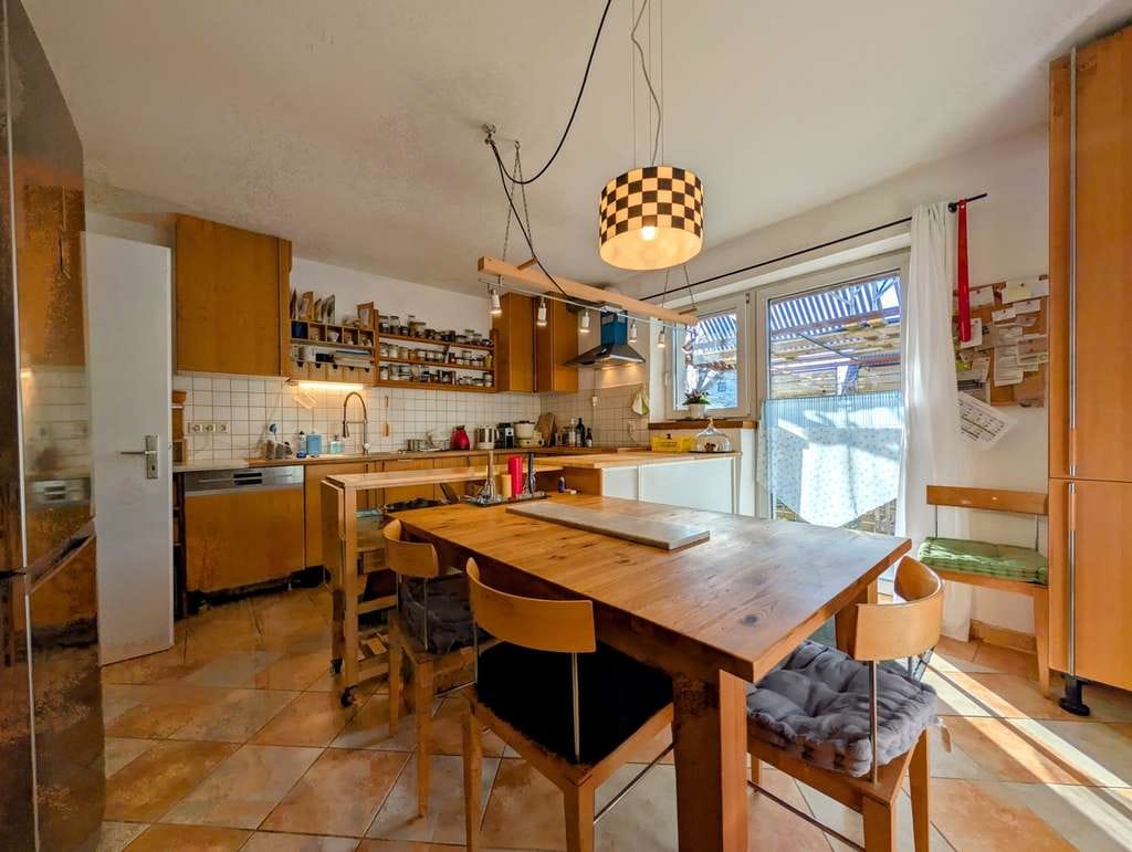 Immobilie in Ellzee - Einfamilienhaus mit Nutzungspotenzial, OG-Terrasse und umfangreichen energetischen Maßnahmen - Bild 2