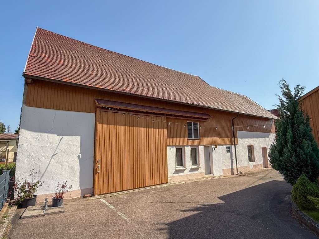 Immobilie in Neuhausen - Mehrfamilienhaus + Nebengebäude mit Entwicklungspotenzial - Bild 2