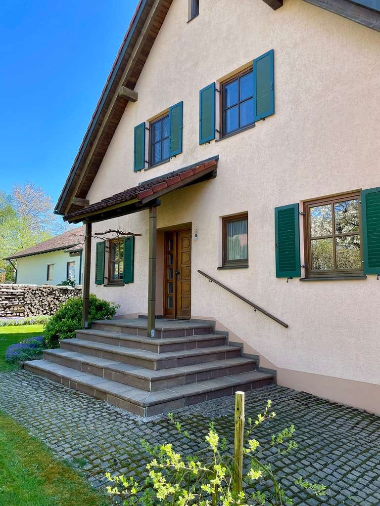 Immobilie in Kösching - Einfamilienhaus in ruhiger, naturnaher Lage - Bild 1