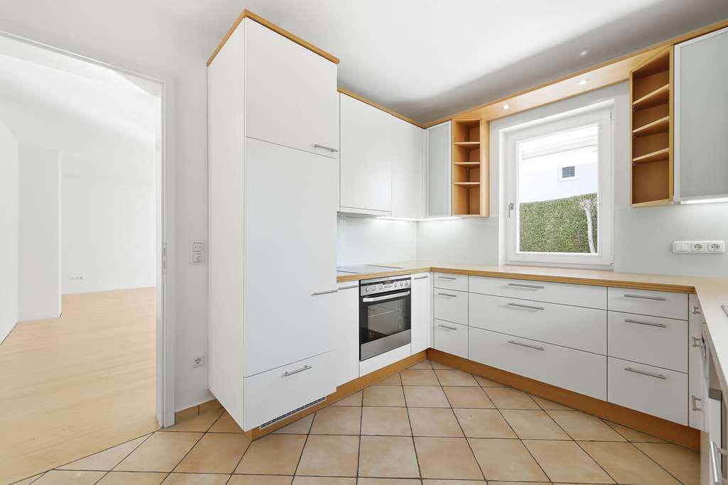 Immobilie in Tutzing - Exklusive 3-Zimmer-Gartenwohnung in Tutzing
- Ruhe, Sonne & Nähe zum See - - Bild 3