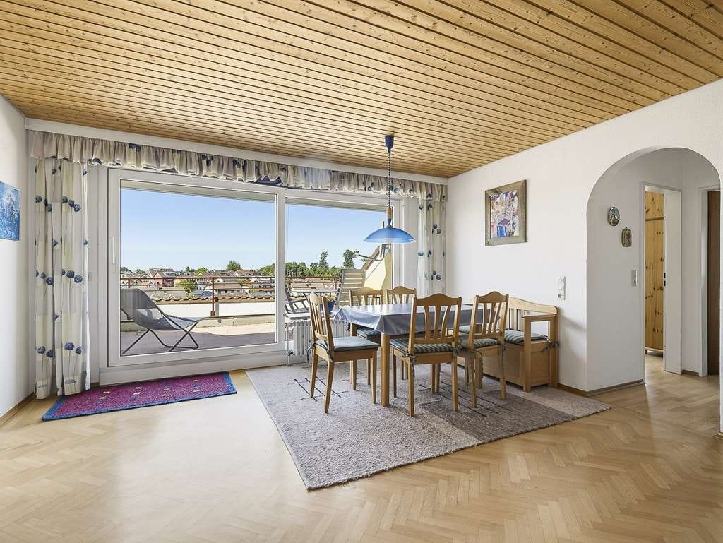 Immobilie in Meersburg - Weitblick vom Balkon! 3-Zimmer-Dachgeschosswohnung - Bild 2