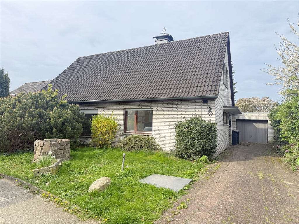 Immobilie in Ritterhude - Freistehendes Ein- bis Zweifamilienhaus mit Garage und Carport  hier gestalten Sie Ihr neues  - Bild 0