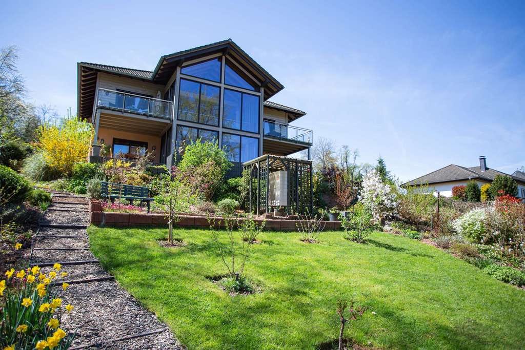 Immobilie in Alf - Energieeffizientes Architektenhaus mit Panoramablick und Gartenidylle in Alf, Nähe Zell an der Mosel - Bild 0