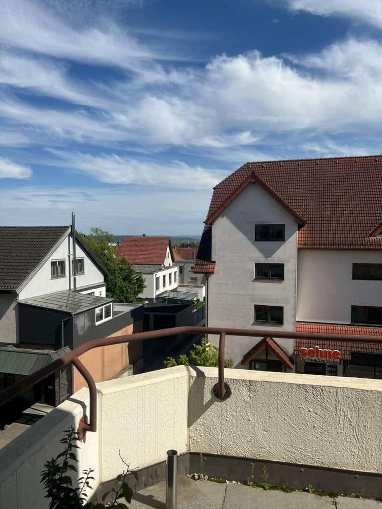 Immobilie in Gäufelden - Wohnen auf zwei Ebenen: 2-Zimmer-Maisonette mit Balkon & TG-Box zum attraktiven Kaufpreis! - Bild 1