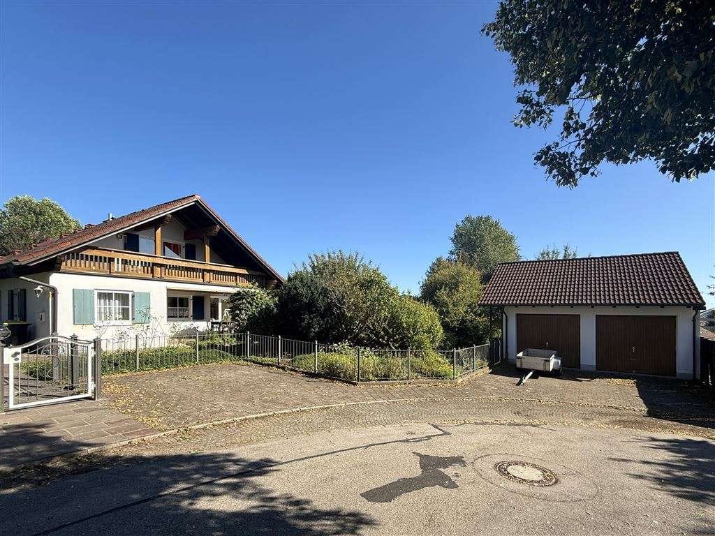 Immobilie in Tussenhausen - Landhaustraum mit weitläufigem Gartenparadies - Bild 0