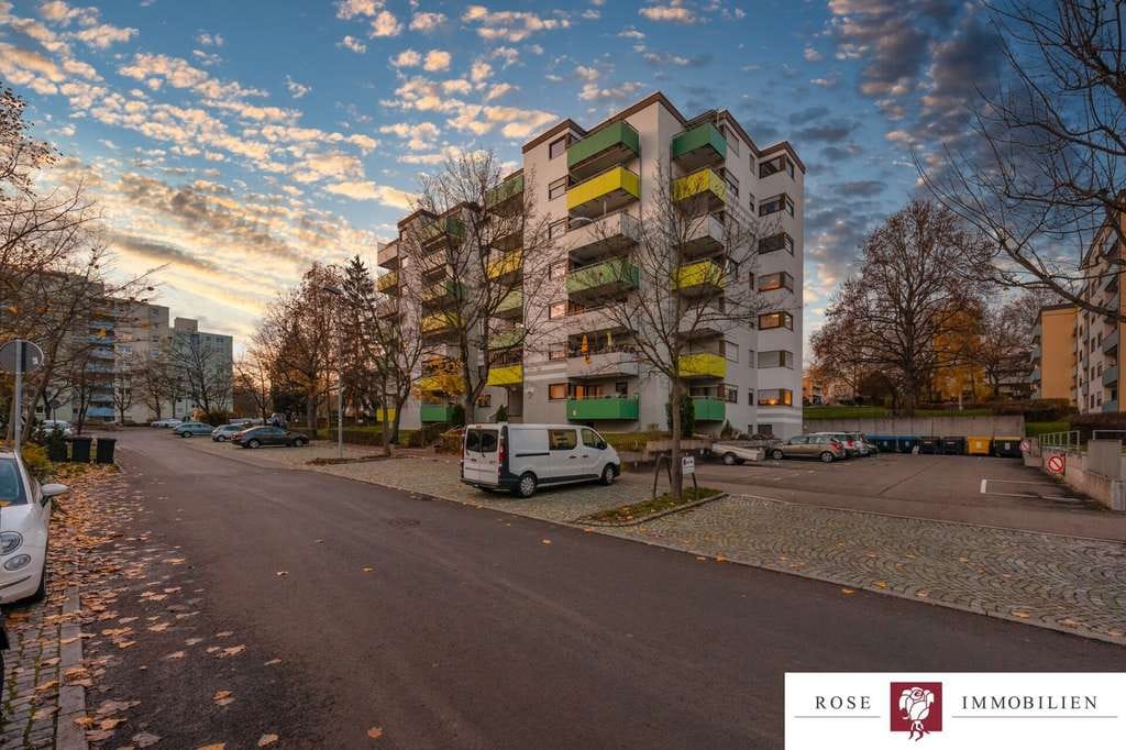 Immobilie in Waiblingen - Die erste Kapitalanlage? Gepflegte 2-Zimmer-Wohnung mit Außenstellplatz und Balkon in Waiblingen - Bild 1