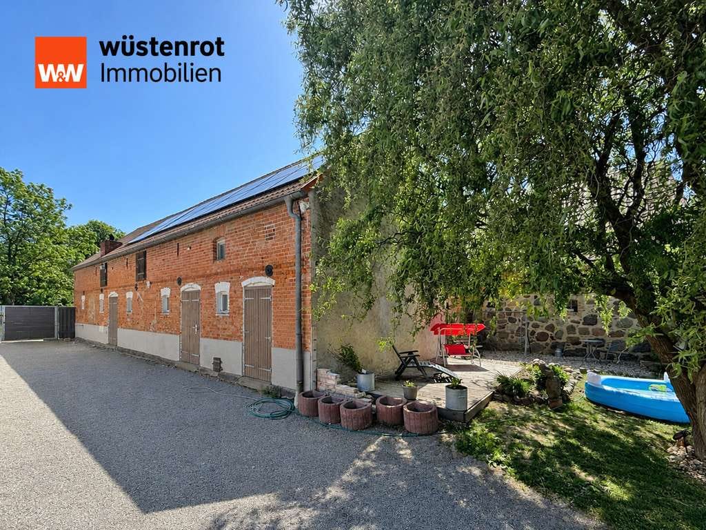 Immobilie in Prenzlau - MIT WÄRMEPUMPE UND PHOTOVOLTAIK: VIERSEITEN-MEHRGENERATIONENHOF MIT VIEL PLATZ FÜR MENSCH UND TIER - Bild 2