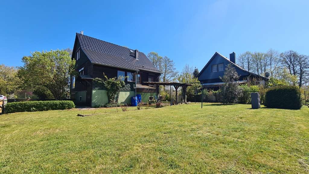 Immobilie in Golßen - Einfamilienhaus in Golßen mit großem Potenzial – ruhige Lage, Keller & Tiefgarage inklusive - Bild 2