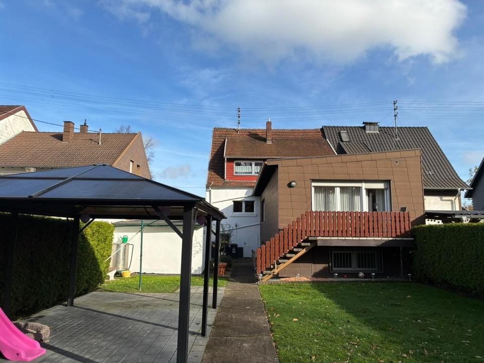 Immobilie in Saarwellingen - Wohnen in Saarwellingen - Einfamilienhaus mit Wohlfühlcharakter - Bild 0