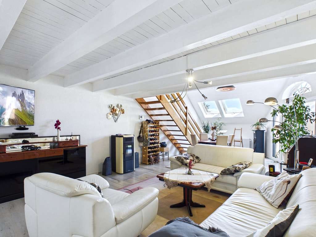 Immobilie in Dornum - Modernisierter Gulfhof nahe Nordsee – ca. 340 m² Wohnfläche, großer Garten & riesige Scheune - Bild 2