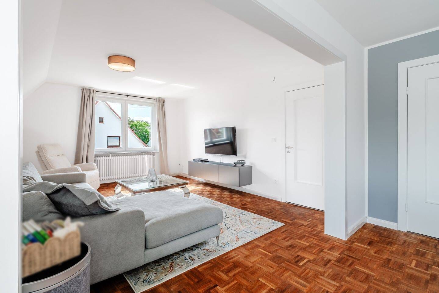 Immobilie in Neu Wulmstorf - Großzügiges Zweifamilienhaus mit modernem Wohnkomfort - Bild 4