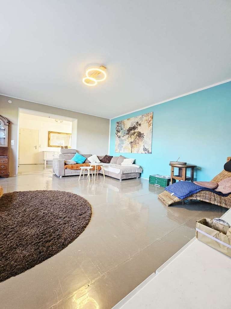 Immobilie in Leopoldshöhe - Großzügiges Zweifamilienhaus mit über 2.065 m² Grundstück und zusätzlichem Entwicklungspotenzial - Bild 1