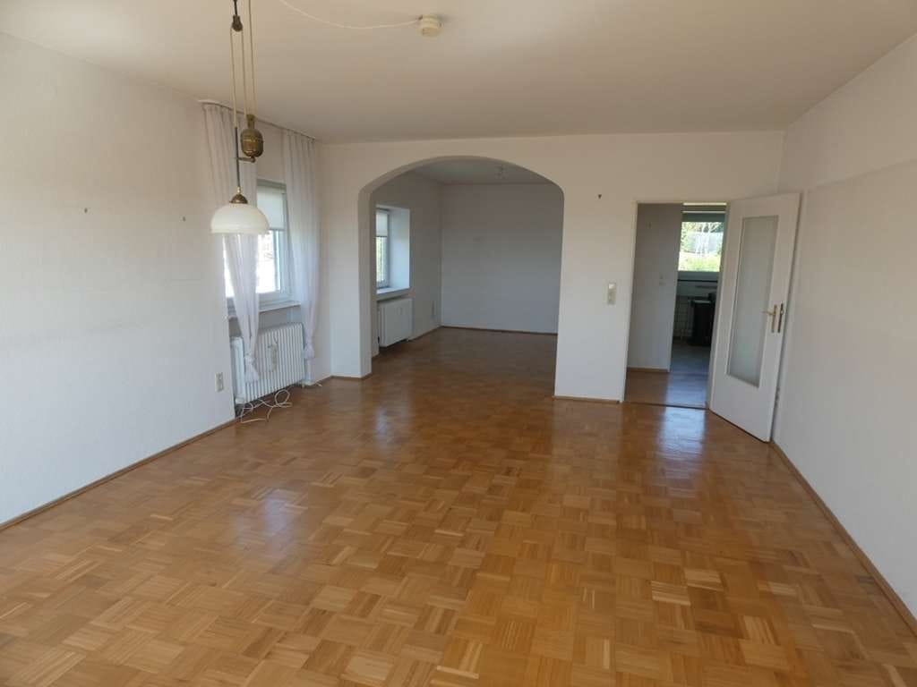 Immobilie in Dinkelsbühl - Helle, gut geschnittene 3,5-Zimmer Eigentumswohnung im Obergeschoss einer kleinen Wohnanlage - Bild 3