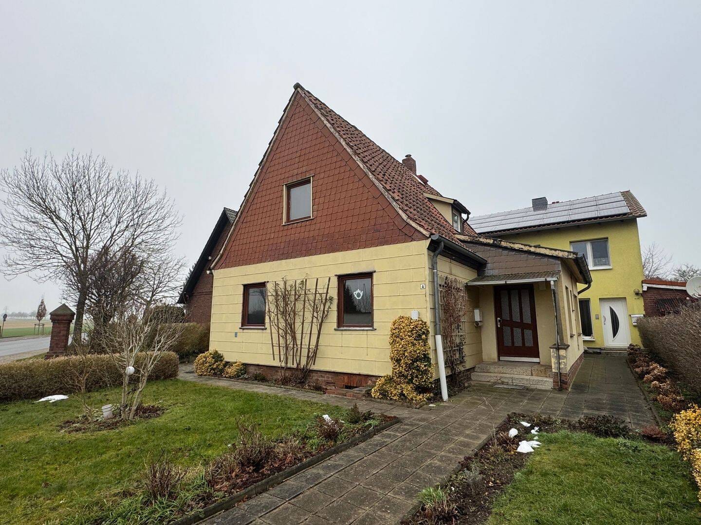 Immobilie in Frellstedt - Top-Immobilienangebot in Frellstedt - Grundstück mit zwei Einfamilienhäusern - Bild 0