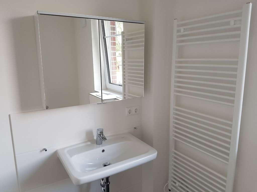 Immobilie in Bardowick - Moderne 3-Zimmer-KfW-55-Wohnung mit Balkon & 2 Stellplätzen - Bild 2