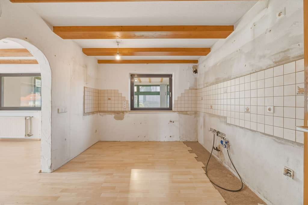 Immobilie in Altenstadt - 2-Familienhaus inkl. abgeschlossener Wohneinheit, Scheune & über 1.300 m² Grundstück - Bild 3