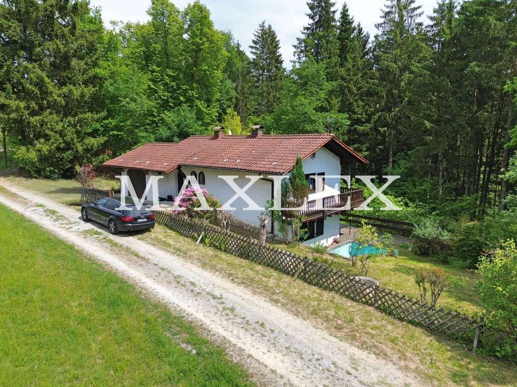 Immobilie in Hofkirchen - Ruhe, Natur & Privatsphäre – Besonderes Ferienhaus in Alleinlage - Bild 1