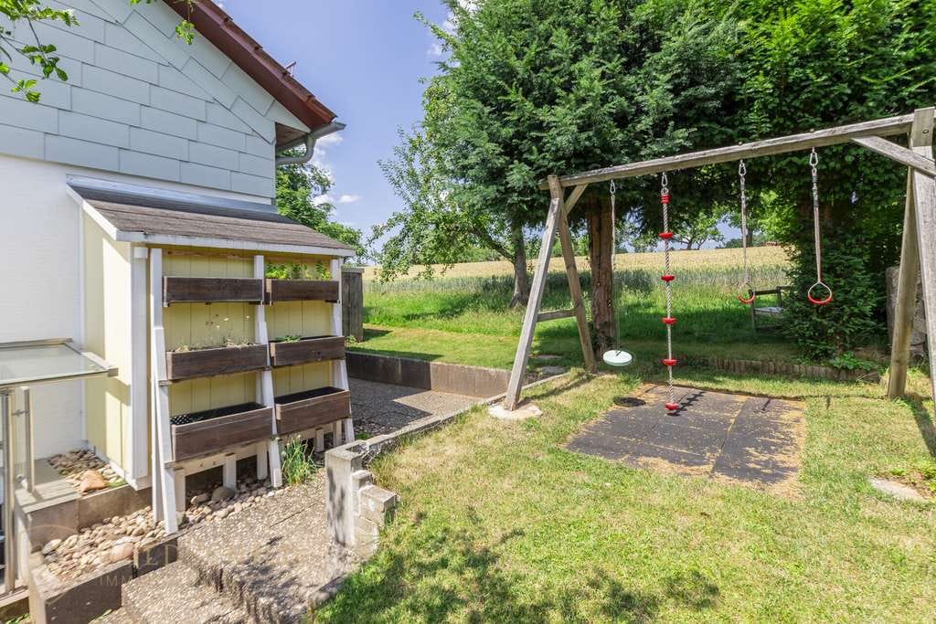 Immobilie in Bad Teinach-Zavelstein - Familienhaus in ruhiger Ortsrandlage direkt am Naturschutzgebiet mit tollem Ausblick - Bild 3