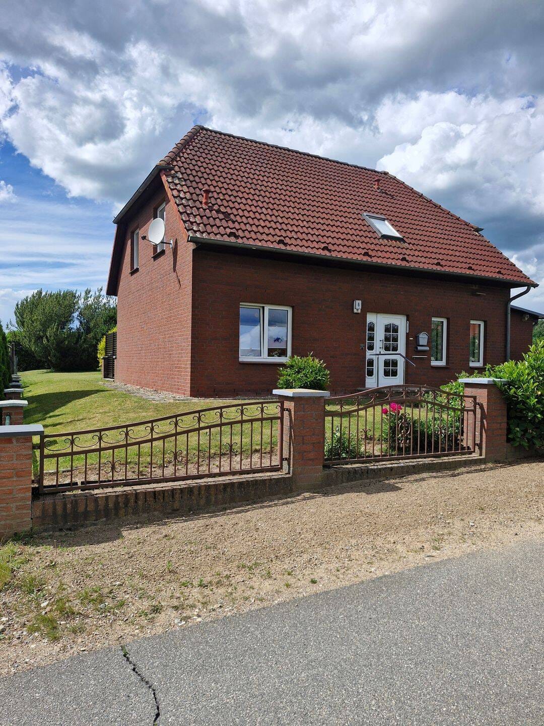Immobilie in Upahl - Gepflegtes Einfamilienhaus mit 7 Zimmern in ruhiger Lage von Naschendorf - Bild 1