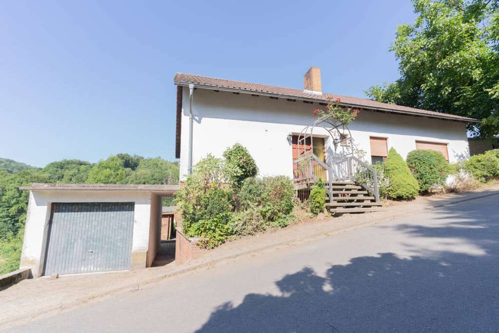 Immobilie in Wald-Michelbach - Entfalten Sie Ihre Wohnträume! Zweifamilienhaus mit Charme in Wald-Michelbach/Kreidach - Bild 2