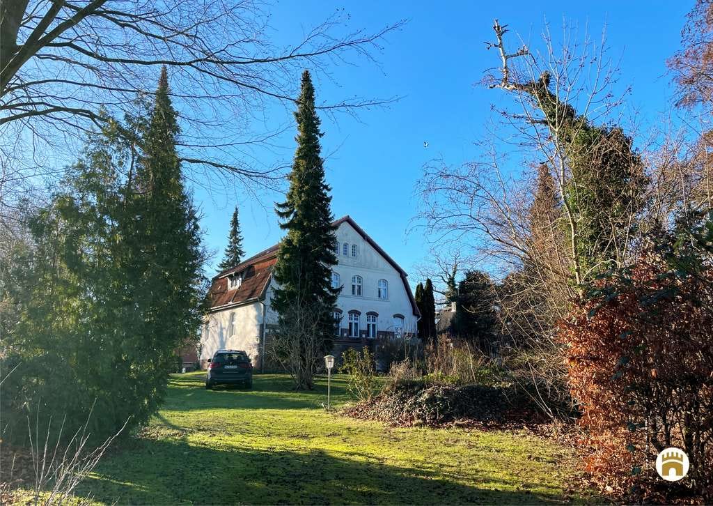 Immobilie in Oldenburg in Holstein - Unternehmer-Villa auf parkähnlichem Grundstück. 1.100 m vom Marktplatz entfernt - Bild 1