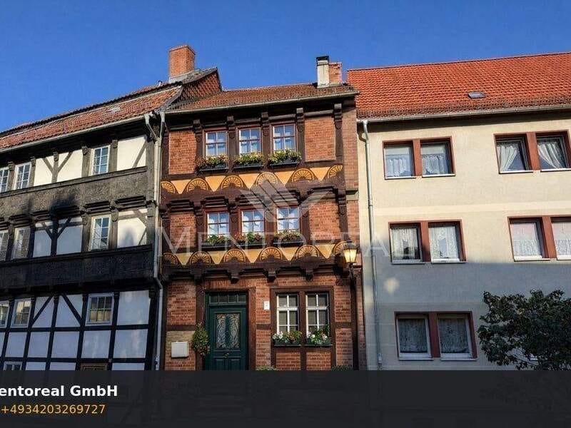 Immobilie in Halberstadt - ****Denkmalgeschütztes Mehrfamilienhaus - ideal für studentische Vermietung**** - Bild 0