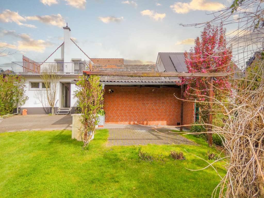 Immobilie in Kamp-Lintfort - Das Haus für die große Familie mit wunderschönem Garten!
Sommer 2026 könnte es ihr Zuhause sein! - Bild 1