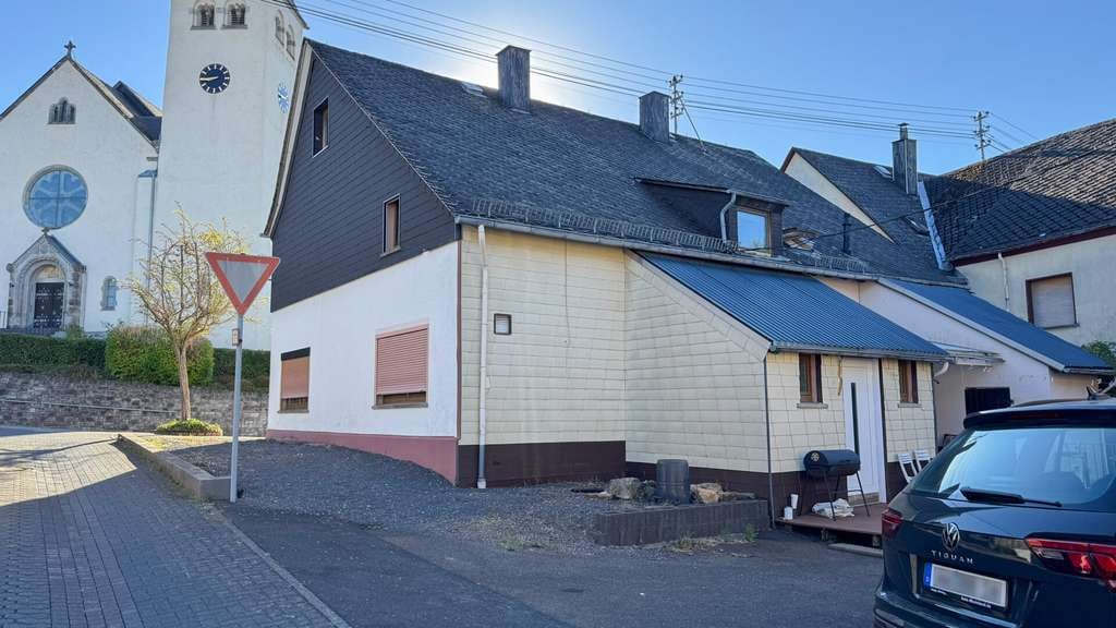 Immobilie in Meudt - Solides vollvermietetes 4 Parteienhaus mit Stellplätzen in zentraler Lage bei Wallmerod! - Bild 3