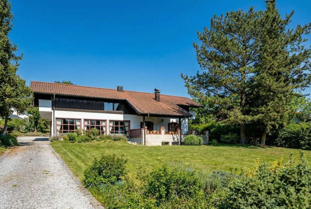 Immobilie in Rattiszell - - Repräsentatives Architektenhaus mit Landhausflair am Tor zum Bayrischen Wald - - Bild 0