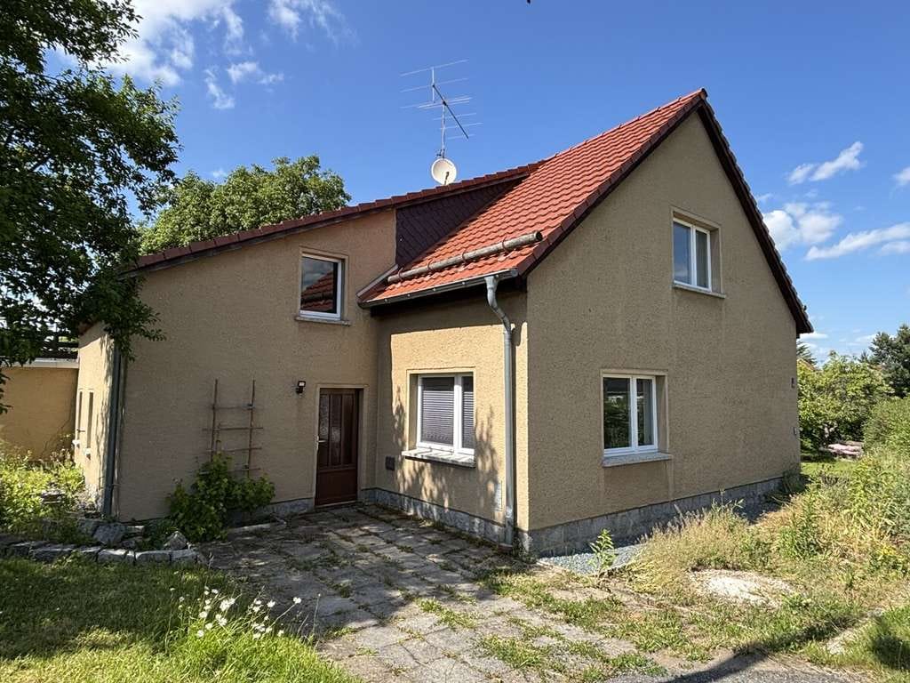 Immobilie in Ebersbach-Neugersdorf - Großzügiges Wohnhaus mit Garage und Schuppen in ruhiger Lage - Bild 0