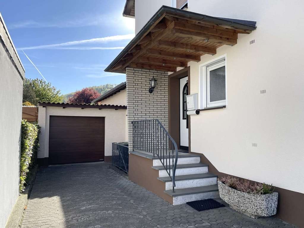 Immobilie in Lügde - Zweifamilienhaus mit flexiblen Nutzungsmöglichkeiten in Lügde - Bild 2