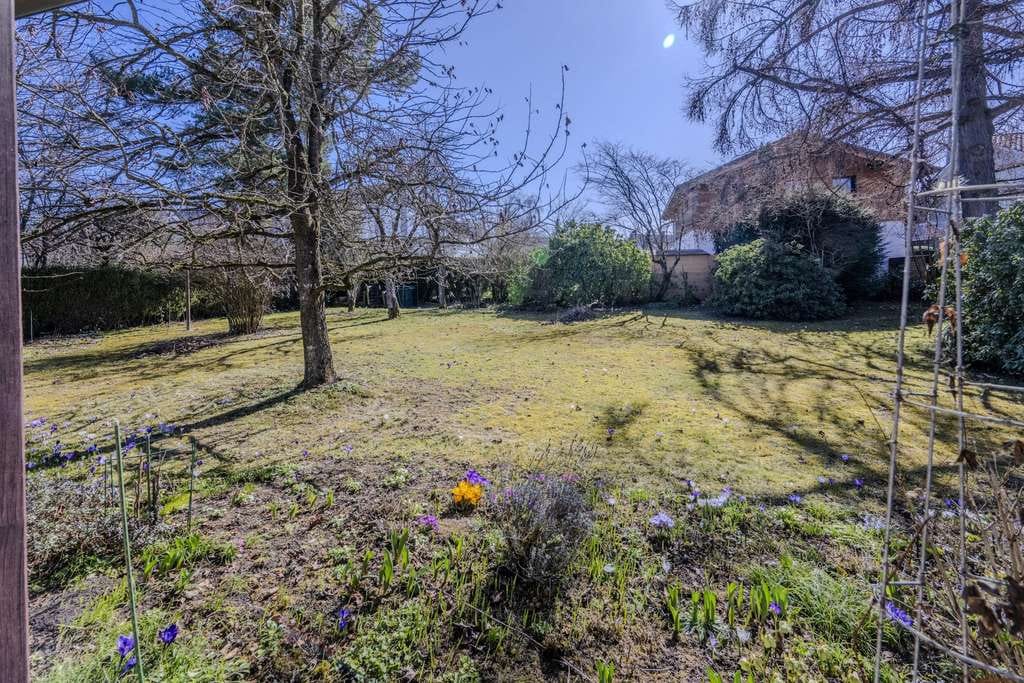 Immobilie in Baierbrunn - Großzügig Wohnen im Münchner Süden - Einfamilienhaus mit 865 m² großem Grundstück - Bild 1