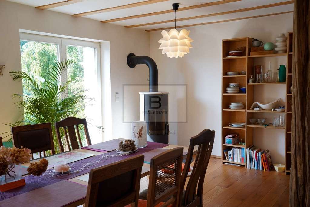 Immobilie in Esthal - Idylle auf dem Land - Grün. Stilvoll. Familiär. - Bild 0