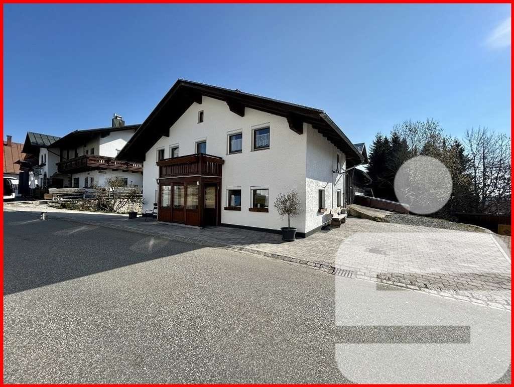 Immobilie in Philippsreut - Einfamilienhaus mit Scheune in 94158 Philippsreut - Bild 0