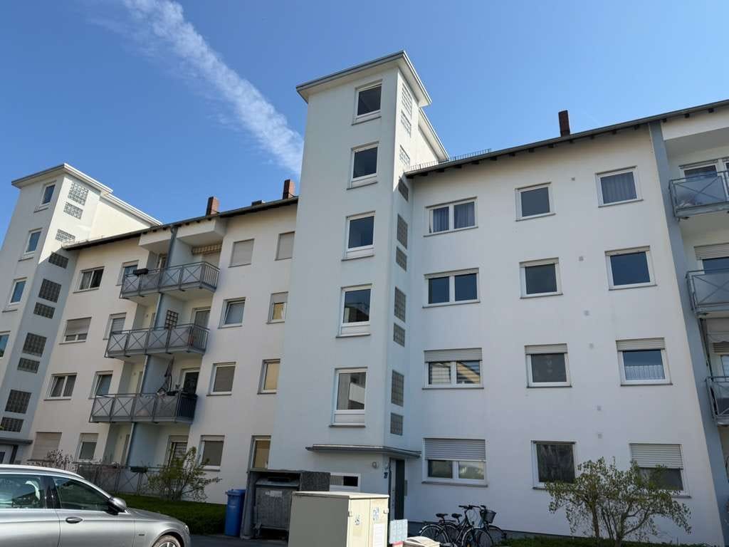 Immobilie in Bickenbach - Nach Vollsanierung - Modernes Wohlfühl - Dachgeschoss mit kleiner Dachterrasse und Melibokusblick - Bild 1