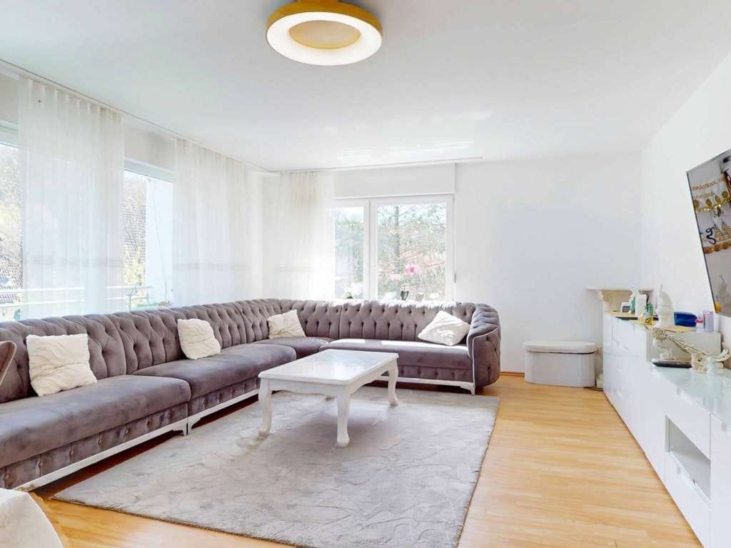 Immobilie in Schlangen - Modernisiertes 3-Familienhaus mit 363 m² Wohnfläche, großem Grundstück und flexibler Nutzung - Bild 3